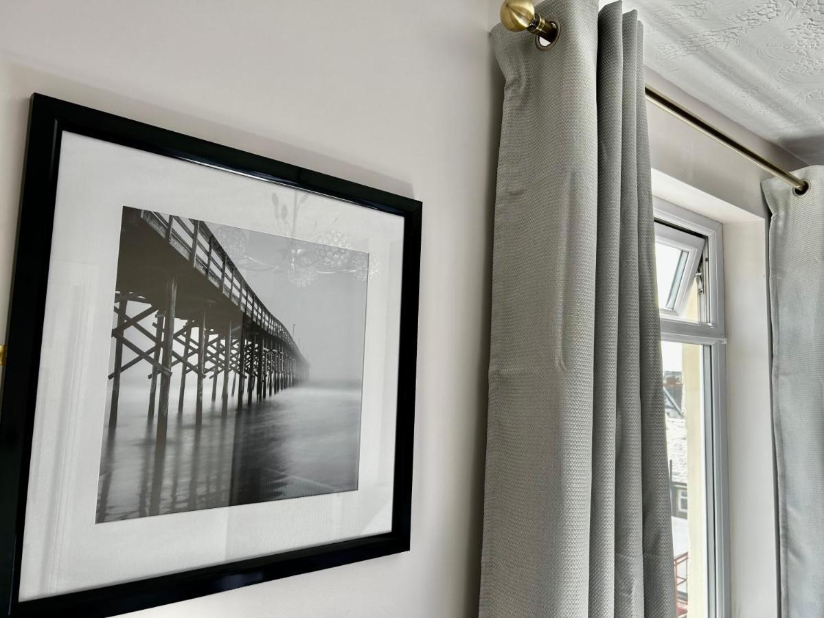 Hotel No5, Beachfront With Free Private Car Park Llandudno Exteriör bild