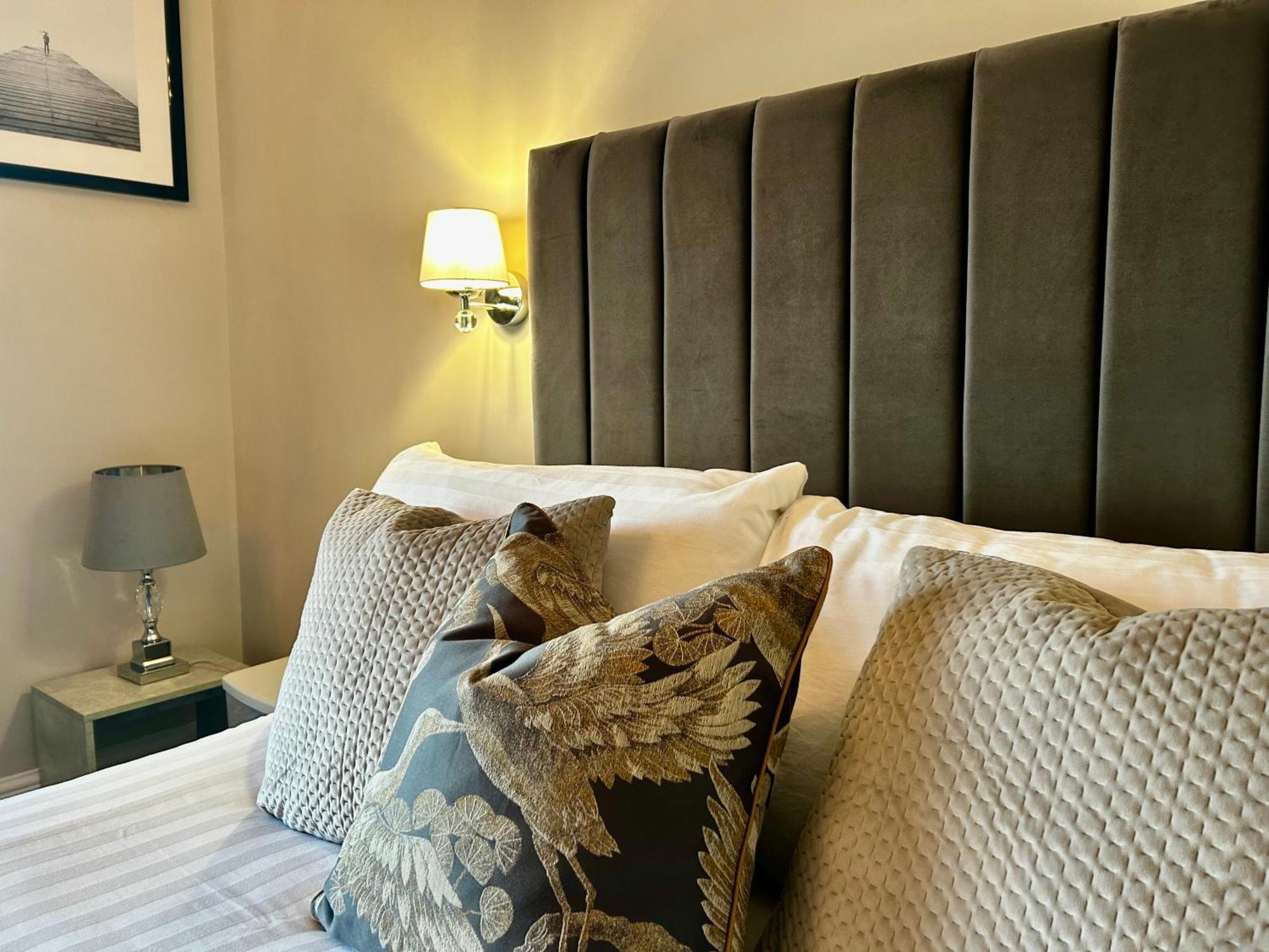 Hotel No5, Beachfront With Free Private Car Park Llandudno Exteriör bild