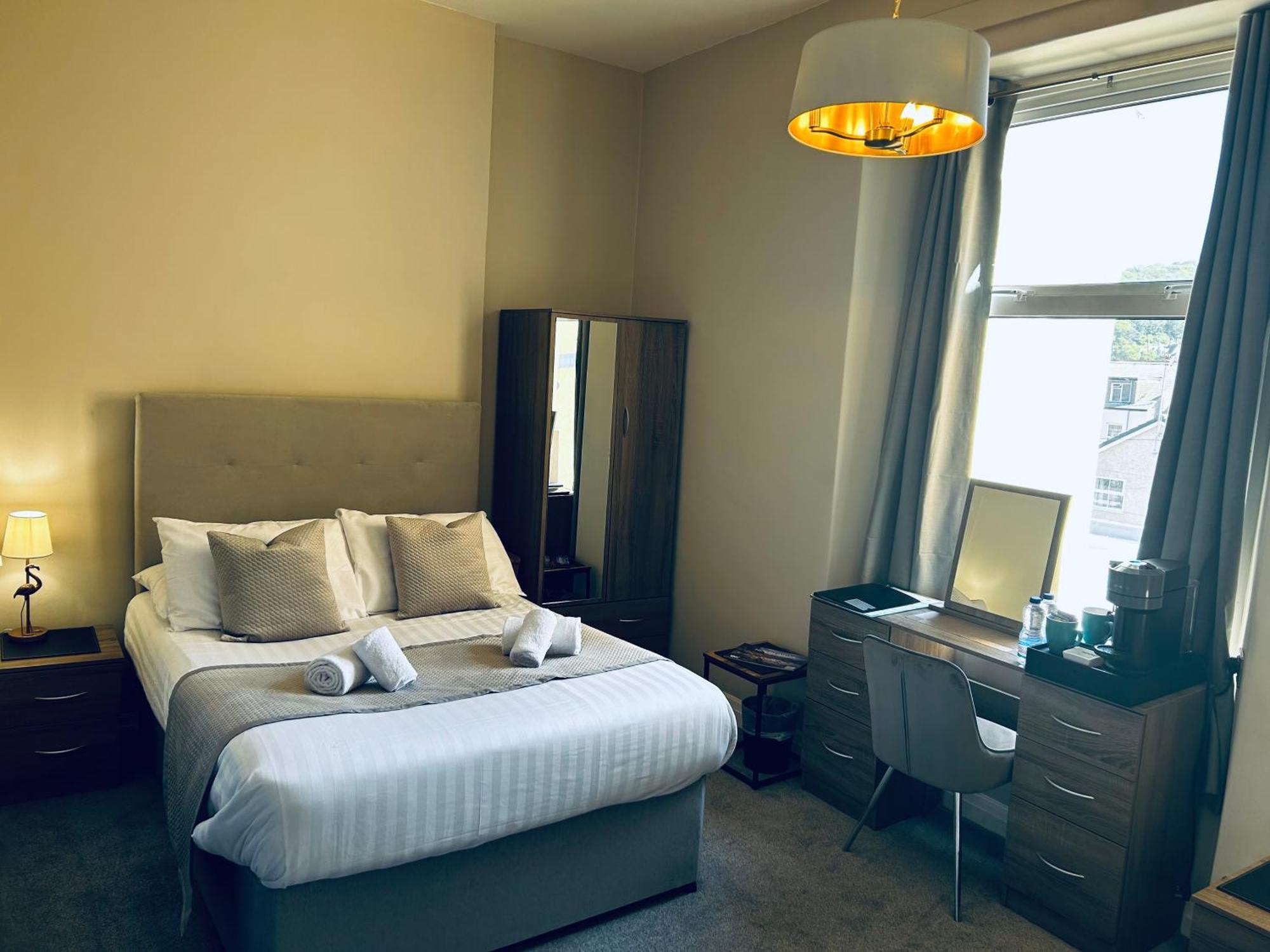Hotel No5, Beachfront With Free Private Car Park Llandudno Exteriör bild